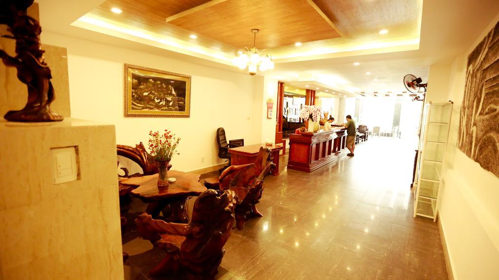 Xuan Hung Hotel Danang Exterior photo