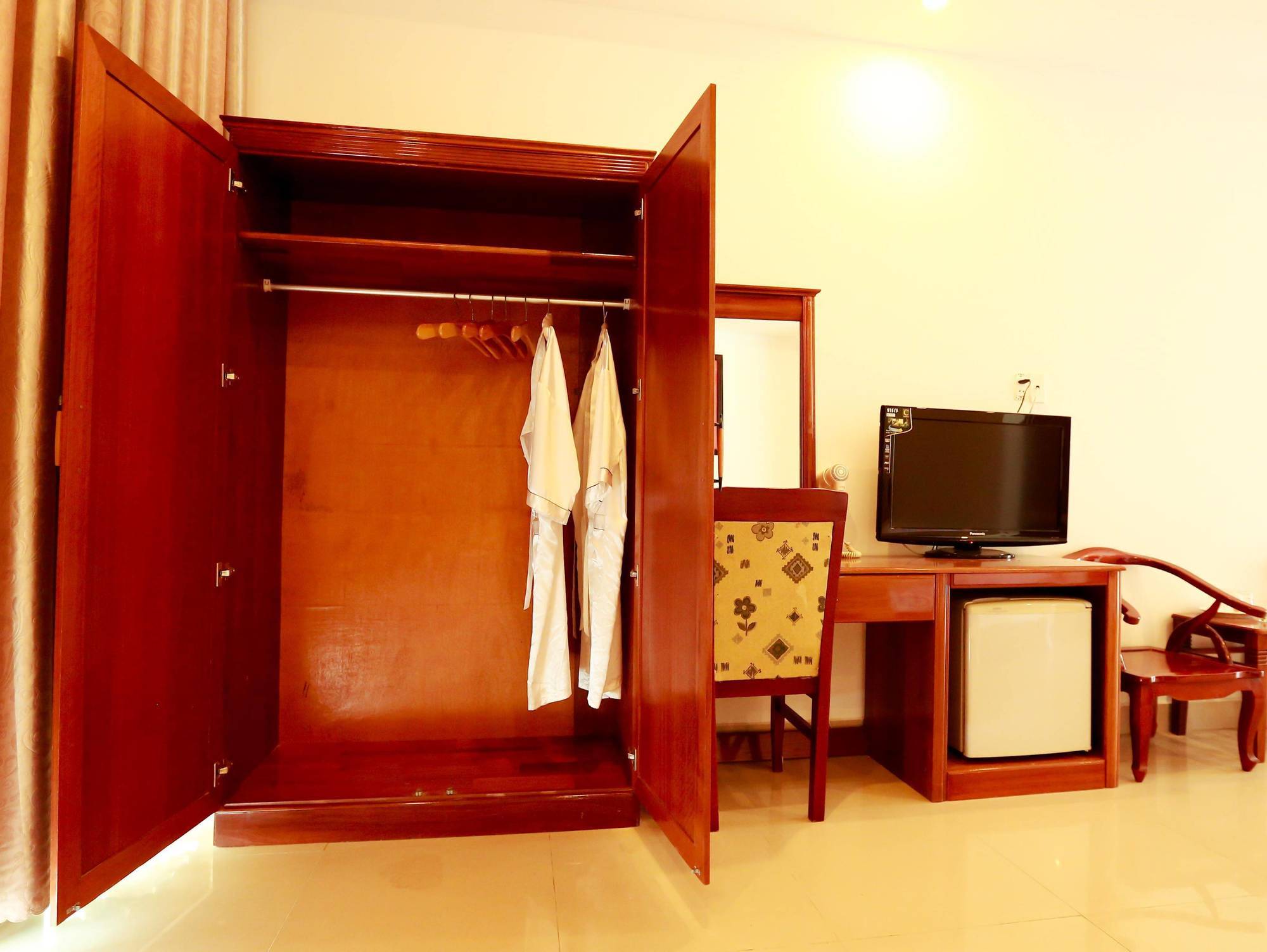 Xuan Hung Hotel Danang Exterior photo
