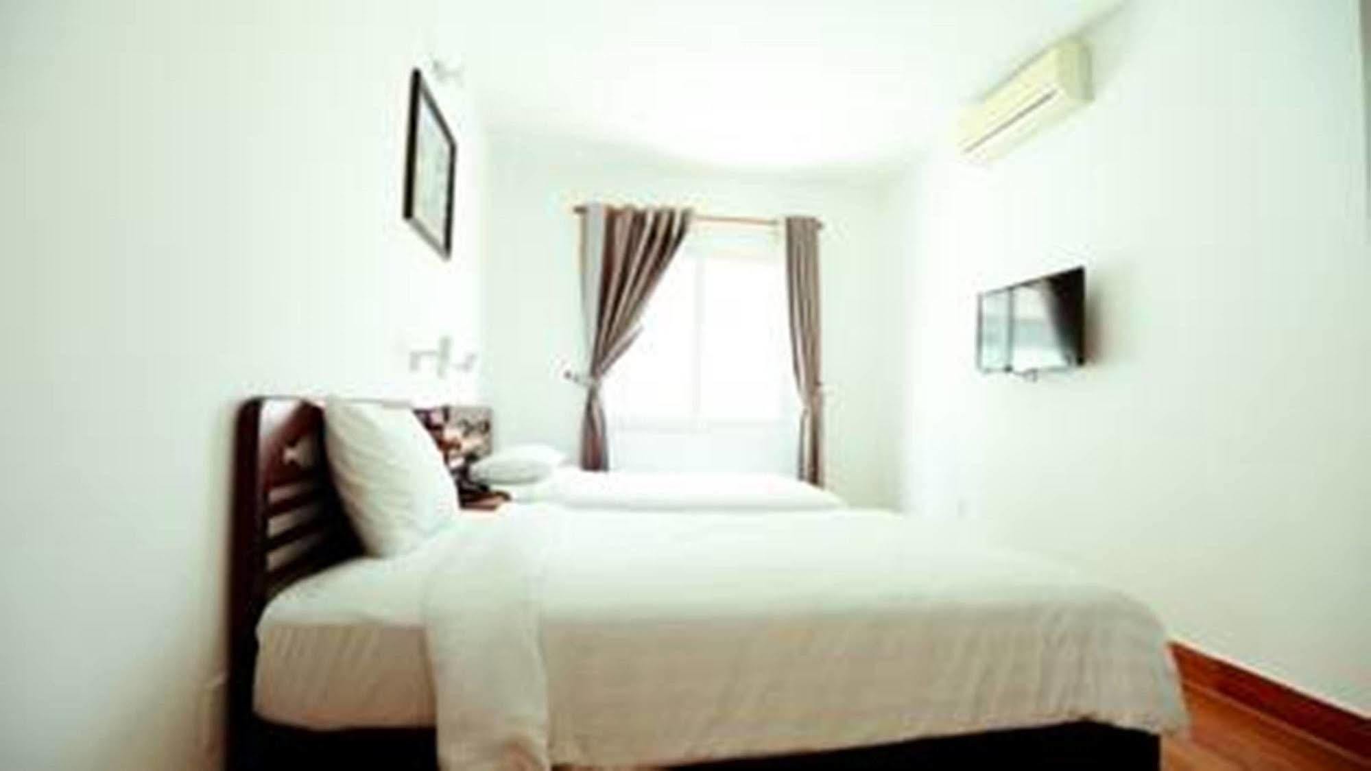 Xuan Hung Hotel Danang Exterior photo