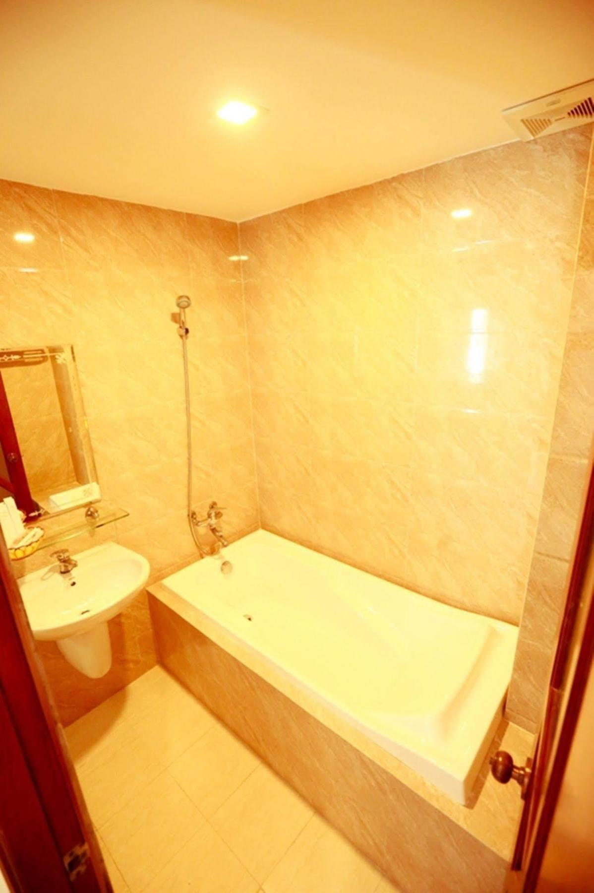 Xuan Hung Hotel Danang Exterior photo