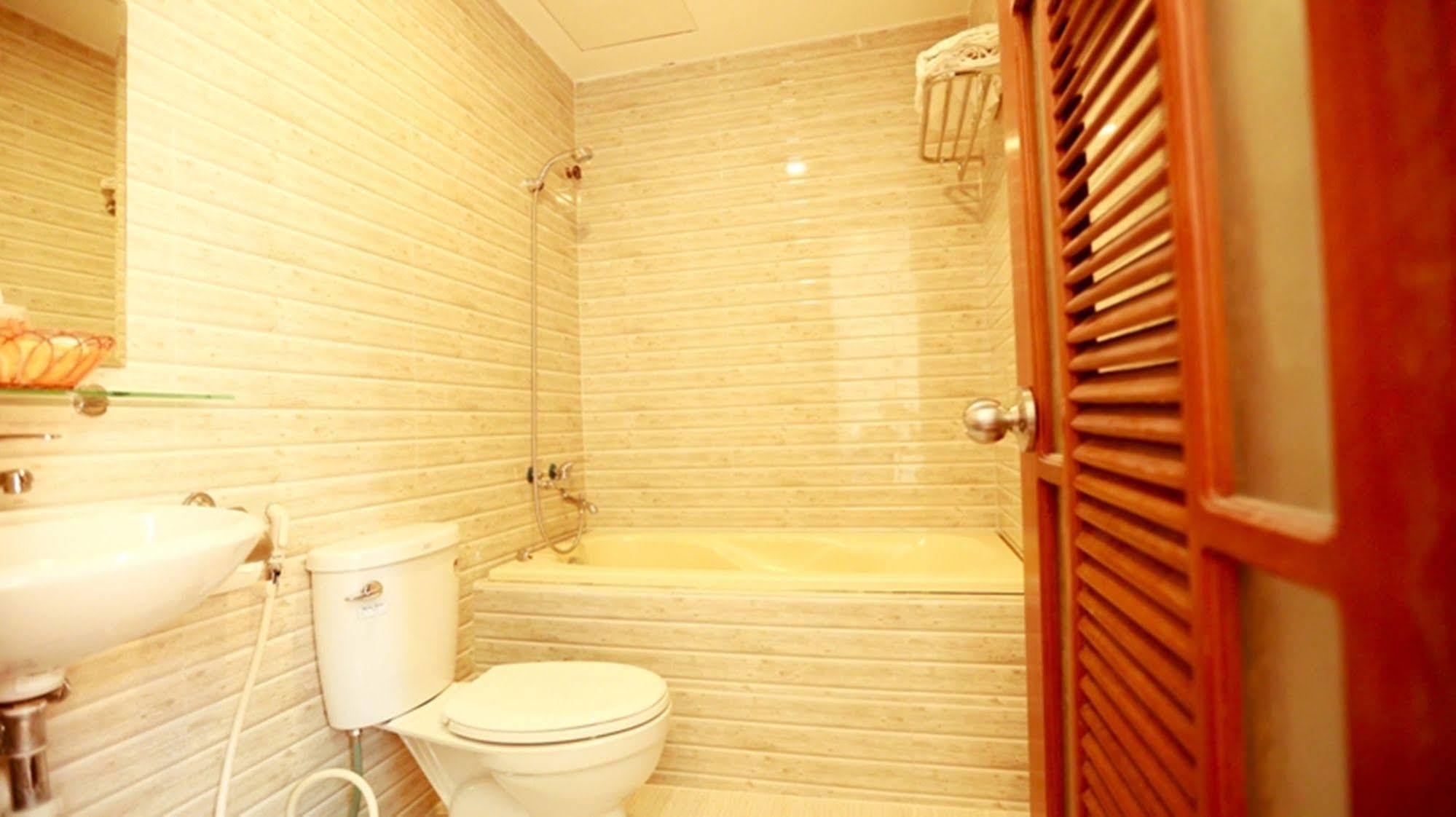 Xuan Hung Hotel Danang Exterior photo