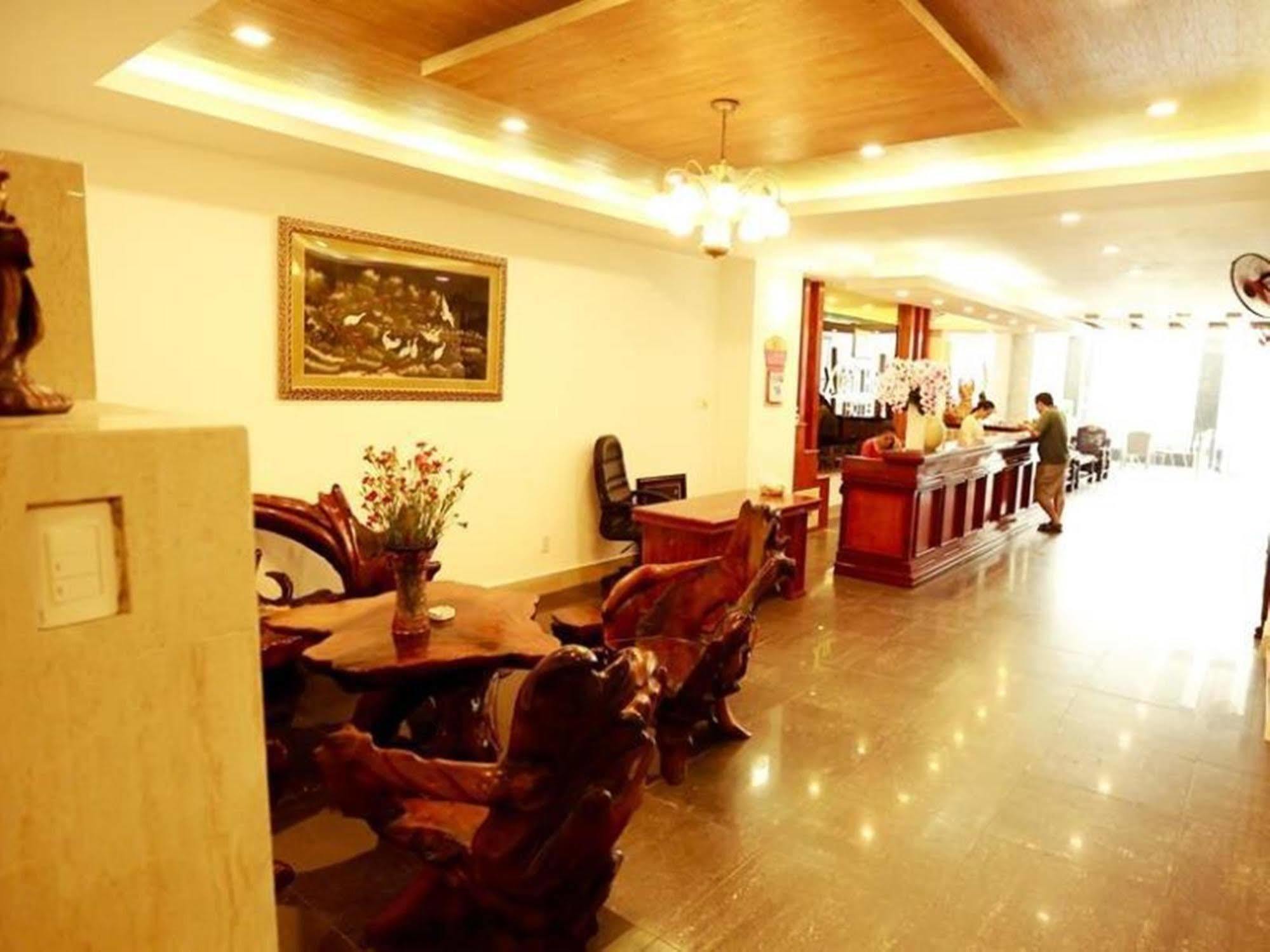 Xuan Hung Hotel Danang Exterior photo