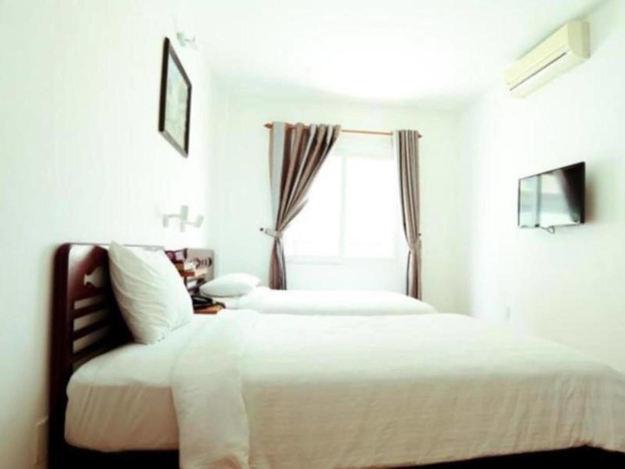 Xuan Hung Hotel Danang Exterior photo