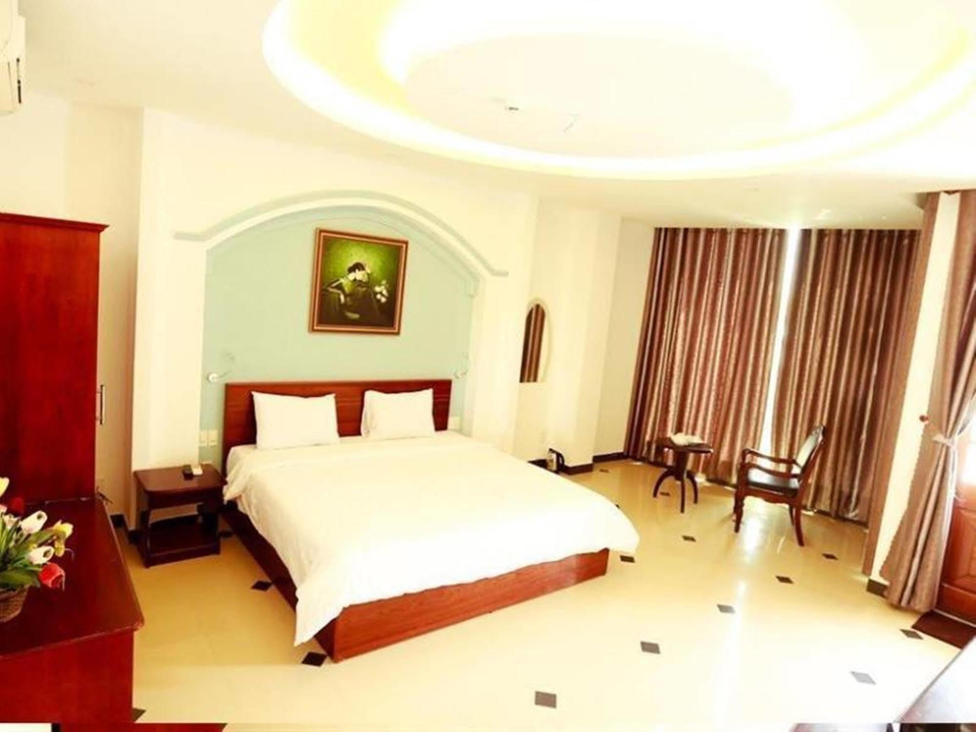 Xuan Hung Hotel Danang Exterior photo