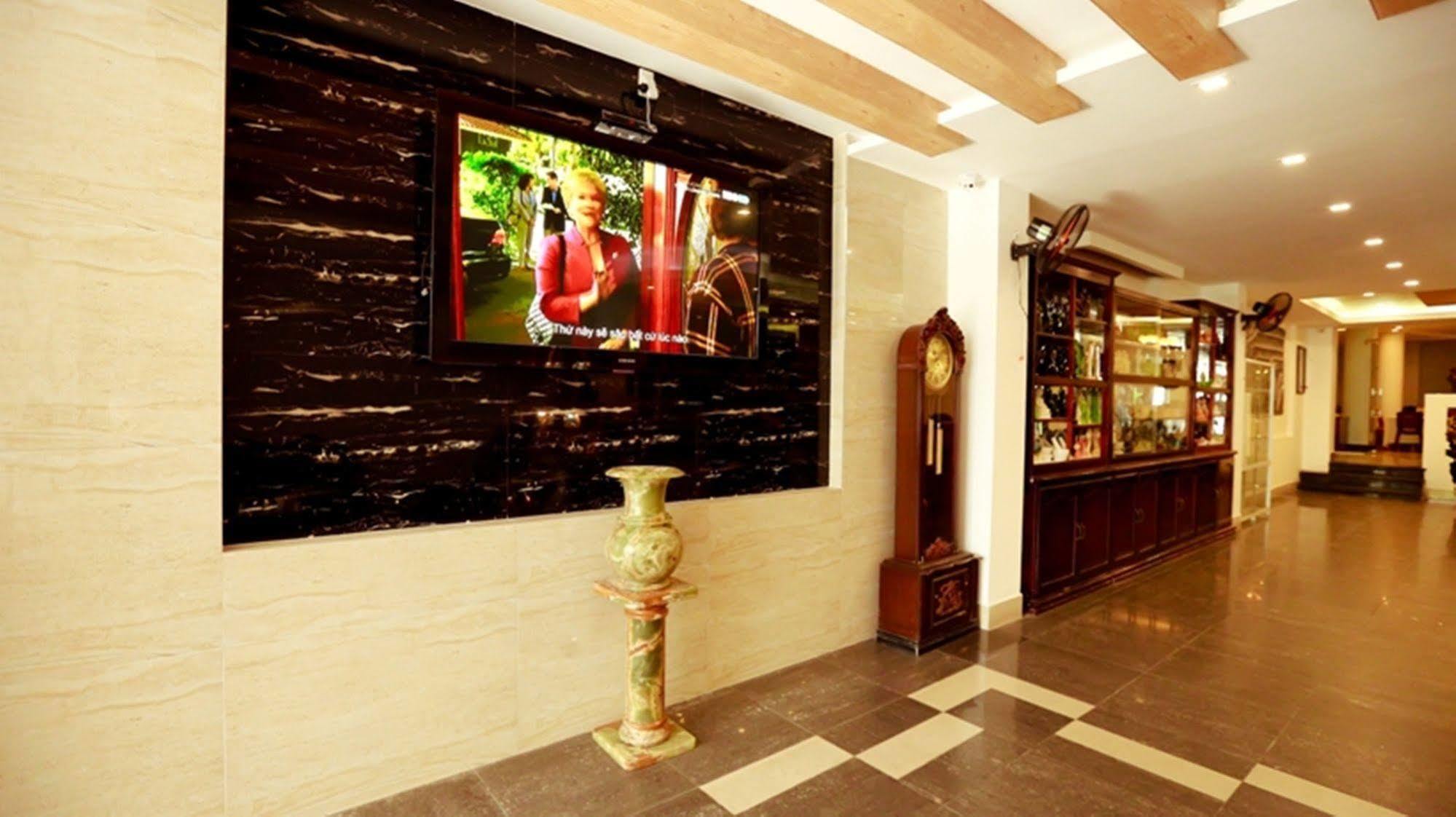 Xuan Hung Hotel Danang Exterior photo